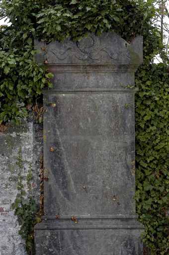 Tombeau (stèle funéraire) des familles Fischter-Jessel et Morvillez-Fischter