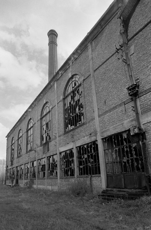 Filature de jute Saint Frères, puis Boussac Saint Frères à Saint-Ouen, devenue corderie, puis usine de fibres artificielles et synthétiques Peaudouce, puis Trioplanex