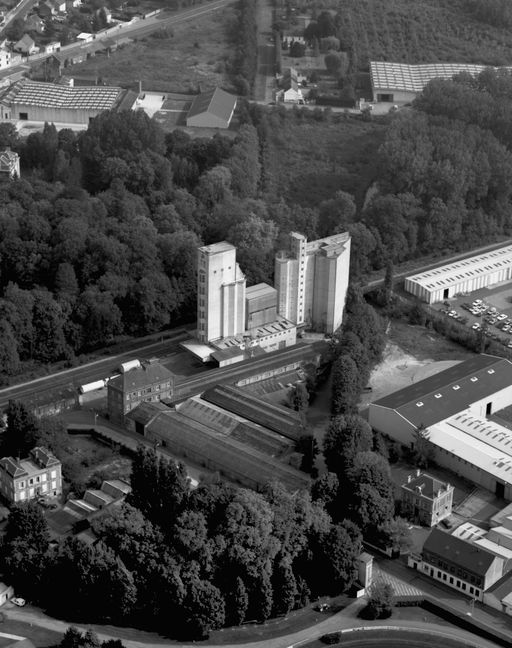 Ancienne usine de chaussures Garnier, puis Cléo, actuellement Coopérative agricole de la vallée du Thérain