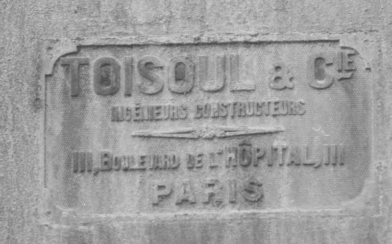 Ancienne usine de pâte à papier Mayen, huilerie Nourylande, puis Robbe et usine de produits chimiques Novance