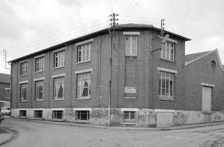 Ancienne usine de chaussures Bouet, devenue usine de confection Huette