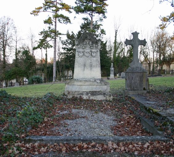 Tombeau (stèle funéraire) de la famille Vion
