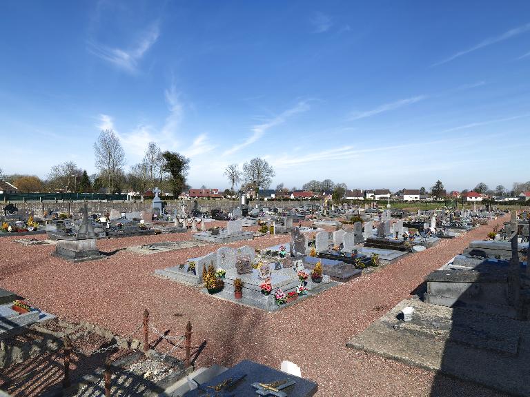 Le cimetière communal d'Yzengremer