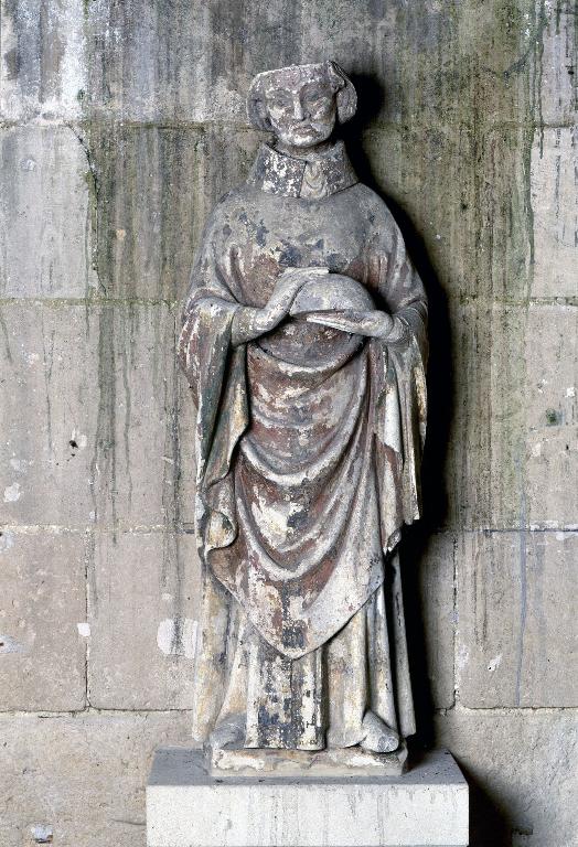 Statue (petite nature) : saint Denis (?)