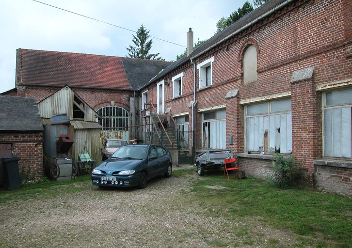 Ancien hôtel de voyageurs, dit Hôtel de l'Epée, puis usine de bonneterie Boileau, devenue logement