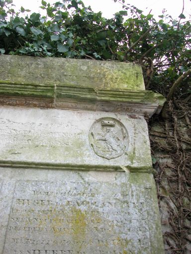 Enclos funéraire de la famille de Croissy-de Bacquancourt