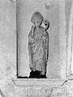 Statue (demi-nature) : saint évêque