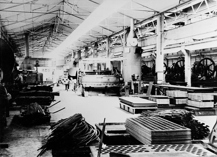 Ancienne usine de produits chimiques Auguste Choisy, puis de la S.A. des produits chimiques de Chevrières, devenue usine de chaudronnerie Krieg et Zevy Industries