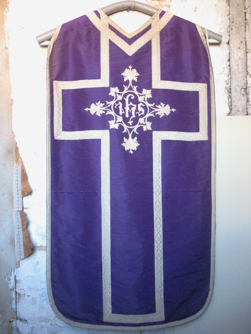 Chasuble (ornement violet, No 2)