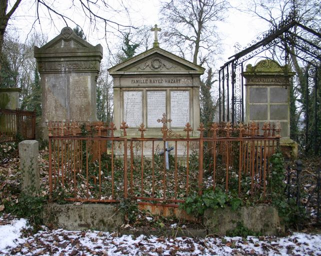 Tombeau (stèle funéraire) de la famille Rayez-Hazart