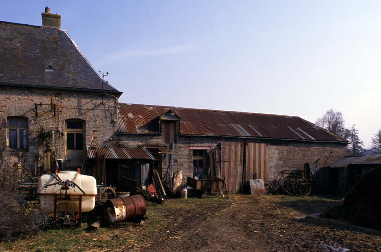 Ancien prieuré-cure de chanoines de Prémontré, église paroissiale Saint-Pierre et Saint-Paul de Dorengt