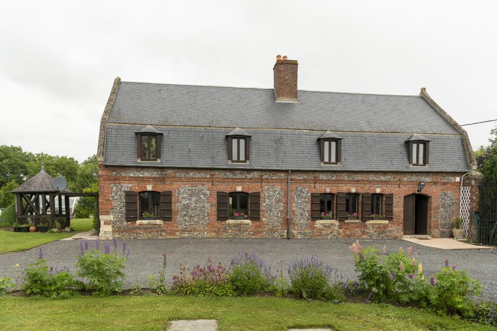 Ancien manoir de Viefvillers, puis ferme, aujourd'hui maison