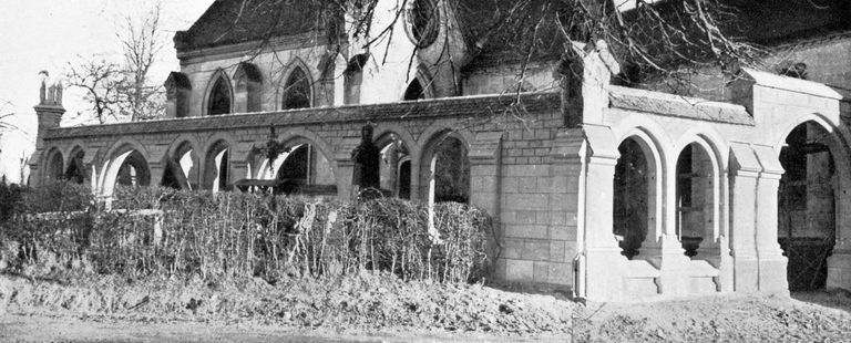 Clôture de l'enclos funéraire de la famille de Berny