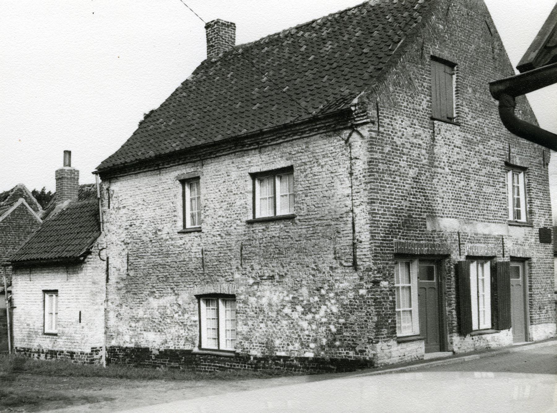 Ancienne maison de Loy, puis boucherie, actuellement logement