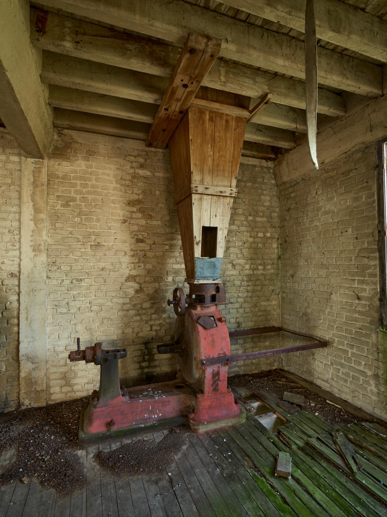 Anciens moulins de la porte de Paris, puis minoterie dite Moulins Damay, puis Grands Moulins de Péronne (détruit)