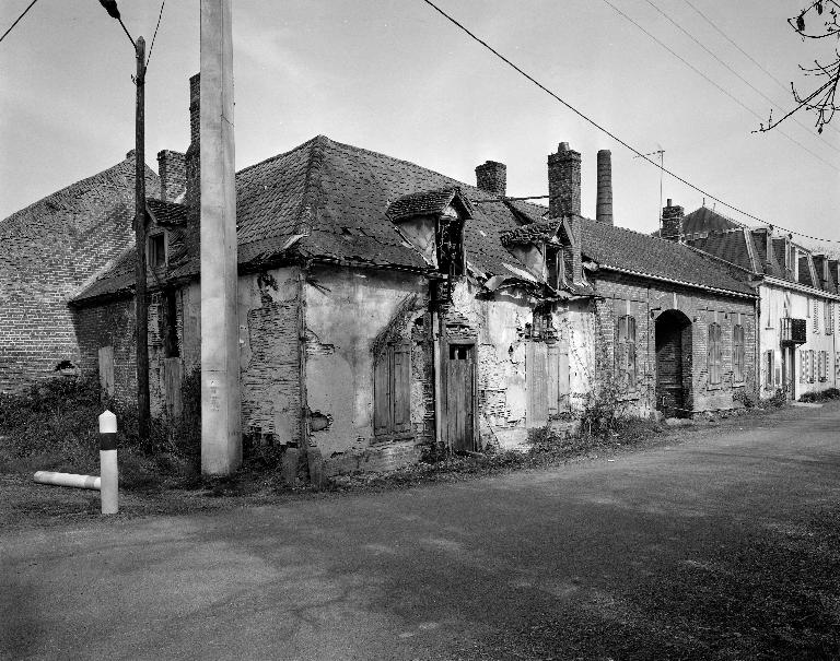 Ancienne usine de papeterie Obry et Cie, puis Bernard et Cie, puis Cauvin Yvose, puis S.A. des Pâtes à papier de la Somme