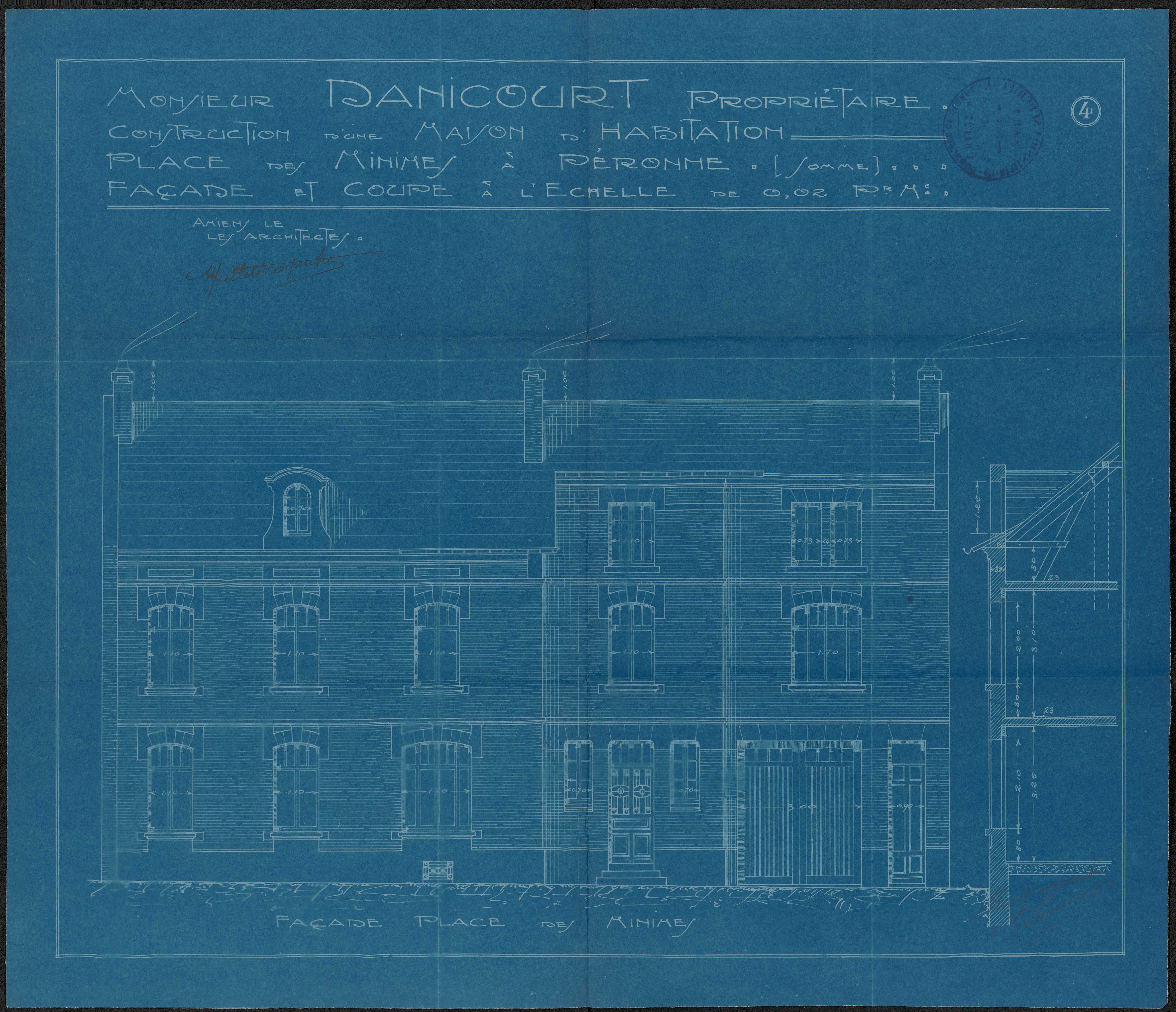M. Danicourt. Construction d'une maison d'habitation à Péronne, rue des Minimes. Façade et coupe. Mallet et Carpentier architectes (AD Somme ; 10R 1019).