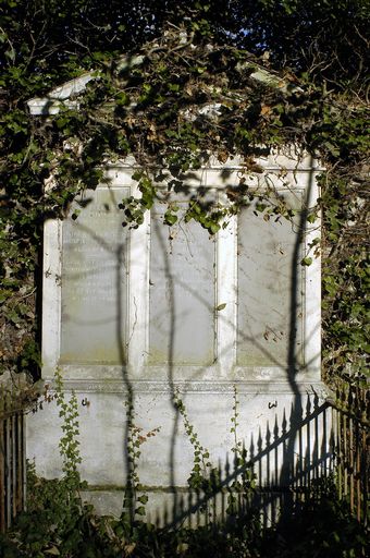 Vue de la stèle.