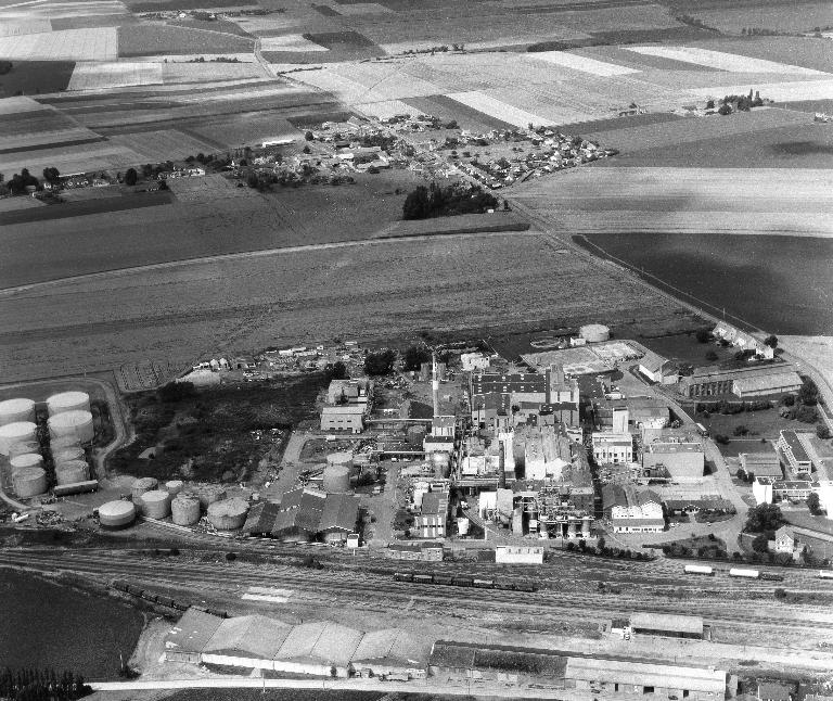 Ancienne distillerie d'alcool de betteraves de la Société Industrielle et Agricole de la Somme (SIAS), puis usine de produits agro-alimentaires Orsan