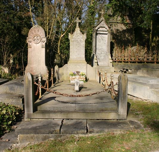 Tombeau (stèle funéraire) des familles Ducrocq-Monmert, Darras-Fiquet et Doizy