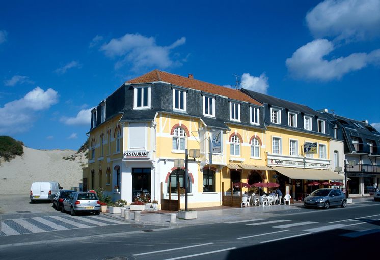 Immeuble avec boutique, anciennement dit André René, actuellement dit La Mouette