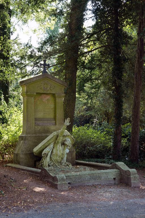 Monument sépulcral de Jules Verne