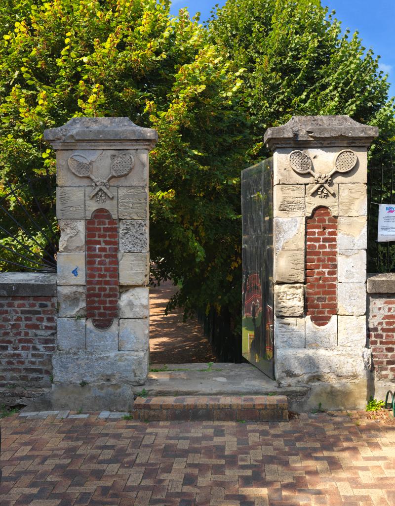 Jeu de paume, jeu de boule et ancien jeu d'arc de Roye