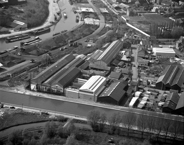 Ancienne usine de chaudronnerie et de construction métallique Bourleaux Fils, puis Construction Industrielle et Travaux en Fer de Saint-Quentin, usine de matériel d'équipement industriel Burton'Steel