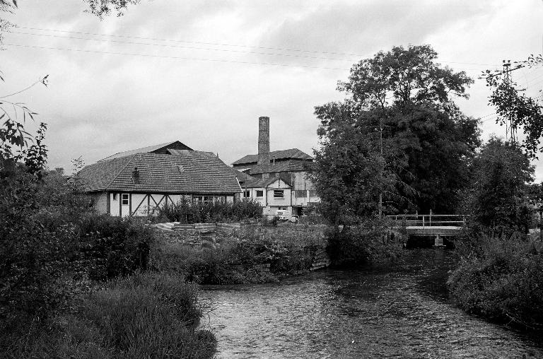 Usine de flaconnage S.A. des Verreries Saint-Martin, puis Annebicque, puis Verrerie de Picardie, puis Verrerie de Courval