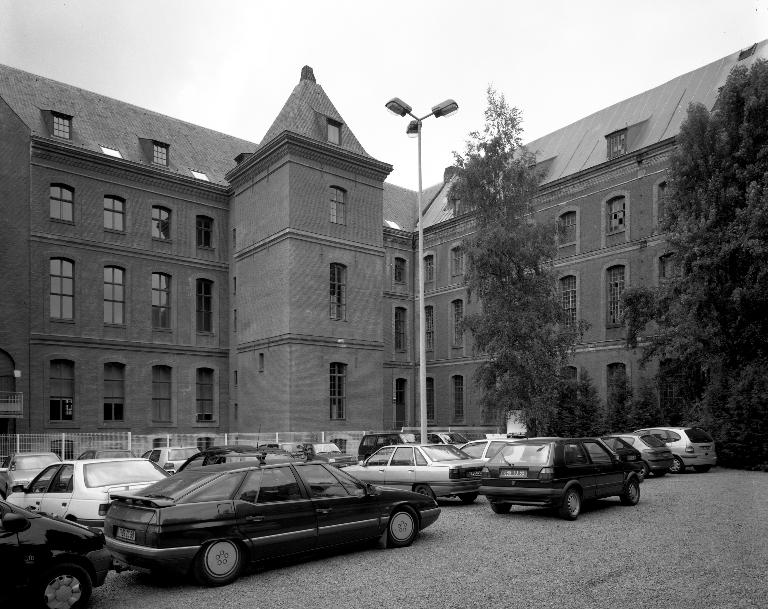 Ancien hôpital général de Lille, puis hospice dit hospice général (actuellement école de commerce)