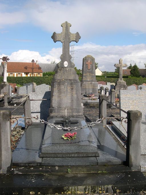 Cimetière communal de Poulainville