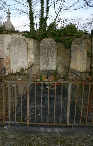 Tombeau (stèle funéraire) de la famille Debry-Biendiné