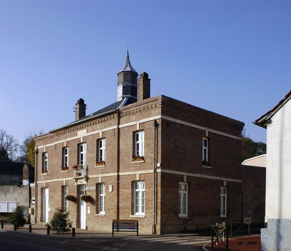 Ancienne mairie et école primaire mixte de Pont-de-Metz, actuelle mairie