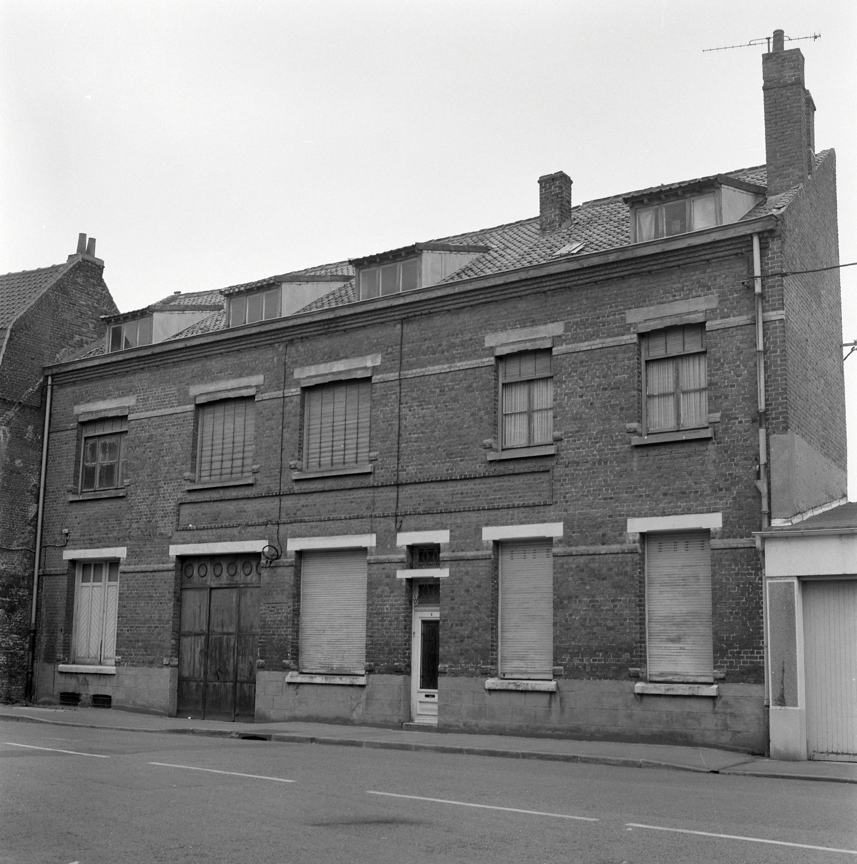 Huilerie Wanin-Gourdin, puis usine textile (fabrique de sacs en jute) dite sacherie Sainte-Thérèse, actuellement immeuble à logements