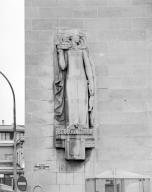 Haut-relief : La Boulonnaise