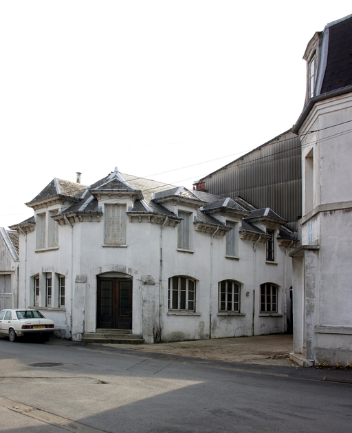 Ancienne usine de chaudronnerie et de construction métallique Bourleaux Fils, puis Construction Industrielle et Travaux en Fer de Saint-Quentin, usine de matériel d'équipement industriel Burton'Steel