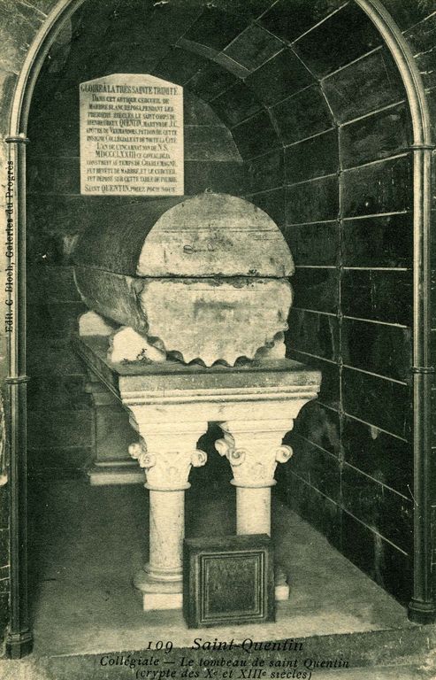 Fût de colonne, remployé en sarcophage de saint Quentin
