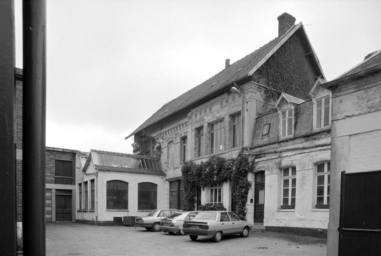 Ancienne serrurerie et fonderie de cuivre Decayeux, puis Edmond Decayeux Fils (E.D.F.), puis Vve Decayeux Fils, puis Tirard-Delabie-Decayeux, puis Tirard et Chuchu Decayeux, puis robinetterie Chuchu Decayeux