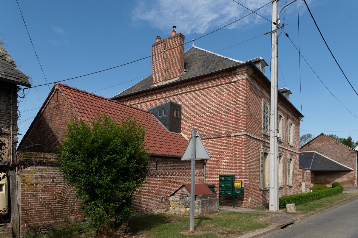L'habitat du village de La Neuville-Saint-Pierre