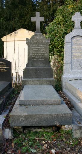 Tombeau (stèle funéraire) de la famille De Villepoix-Dubois
