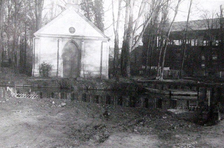 Ancien moulin à blé Daden, puis usine de papeterie, puis usine métallurgique dite Forges et Fonderie de Montataire, puis Usinor, puis Sollac, puis Arcelor, puis Arcelor-Mittal-Montataire