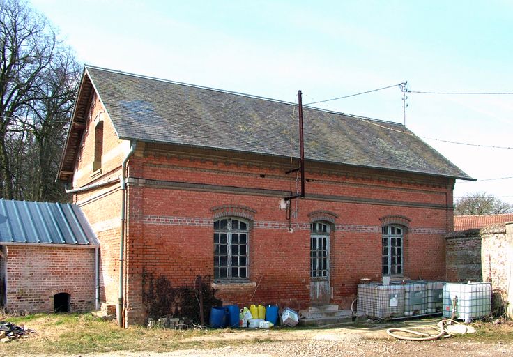 Communs, dépendances et ferme du château