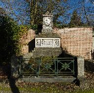 Monument sépulcral du chimiste Léonce Lapostolle (ancien enclos funéraire)