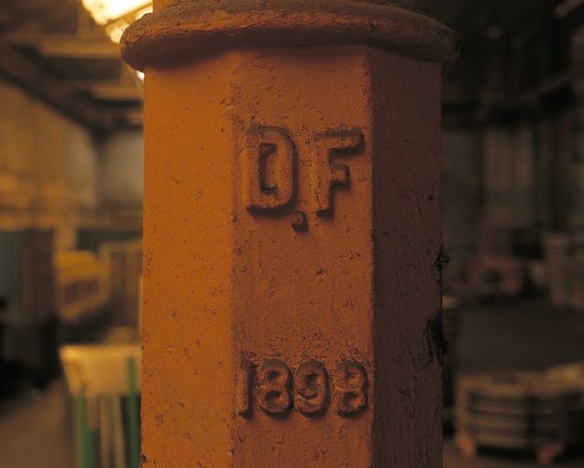 Ancienne fonderie de fer et de cuivre Durand, puis Fonderies de Creil, puis de la Société des Constructions Mécaniques de Creil, actuellement entrepôt industriel