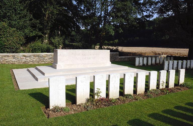 Le cimetière militaire de la vallée du Hem, dit Blighty valley Cimetery (1916-1918)