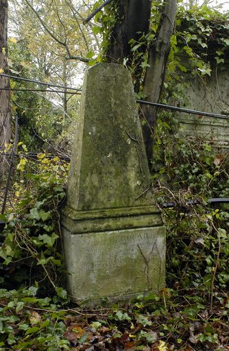 Enclos funéraire de la famille Lenoël-Hérouart