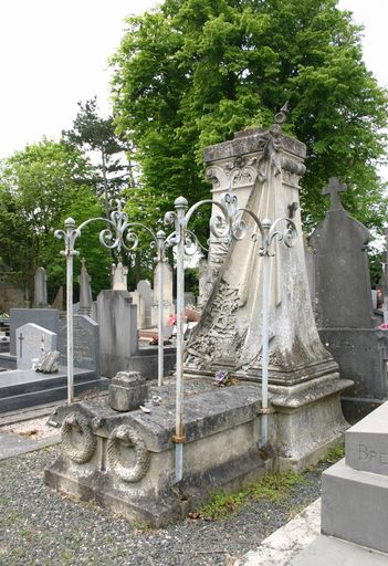Monument sépulcral des pompiers Eugène Grenier et Emile Bernard