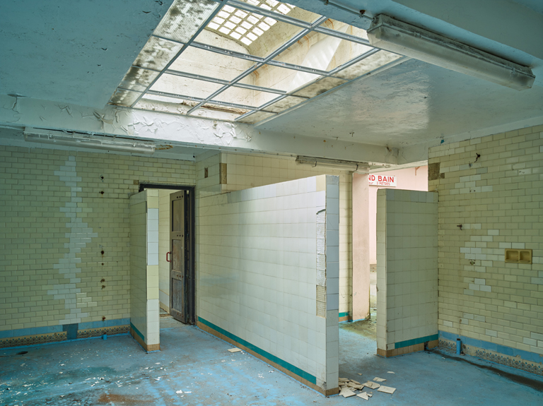 Piscine et bains publics, dits école de natation, actuellement Institut du Monde Arabe-Tourcoing