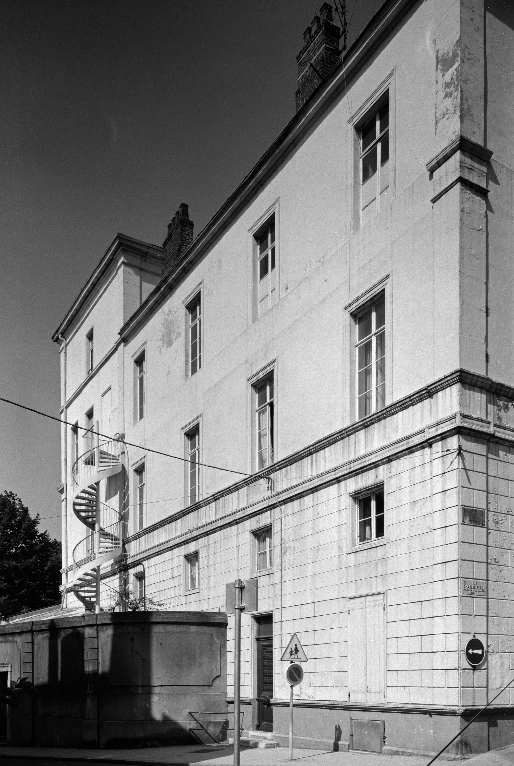 Pensionnat, puis Collège Angellier, actuellement conservatoire dit Maison de la musique et de la danse