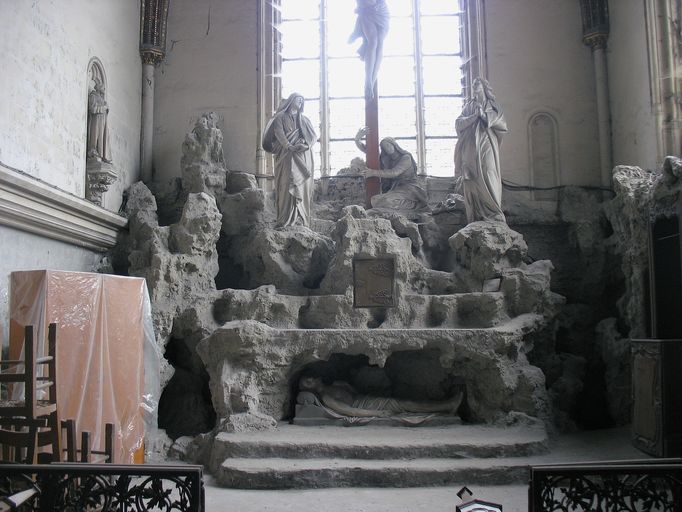 Autel de la chapelle du Calvaire et groupe sculpté : La Crucifixion